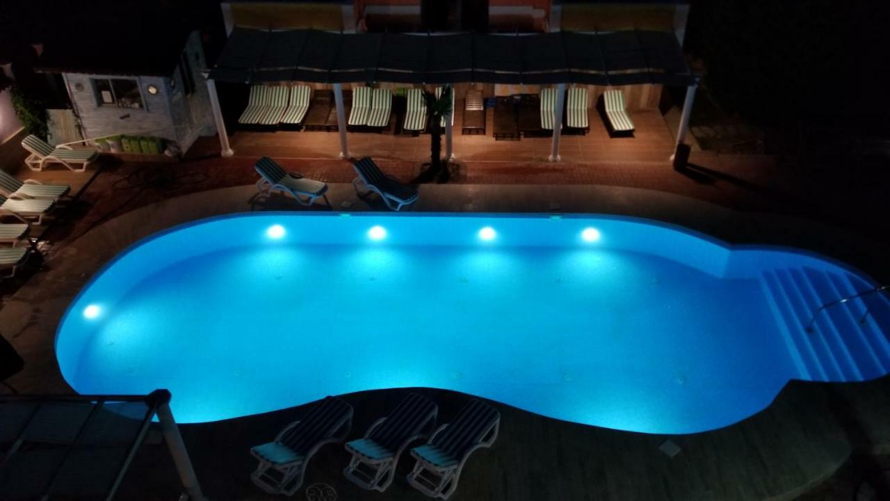 Cunda Leo Boutique Hotel & Pool Айвалык Экстерьер фото
